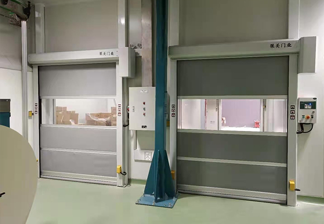 What are the safety protection devices of the high speed door